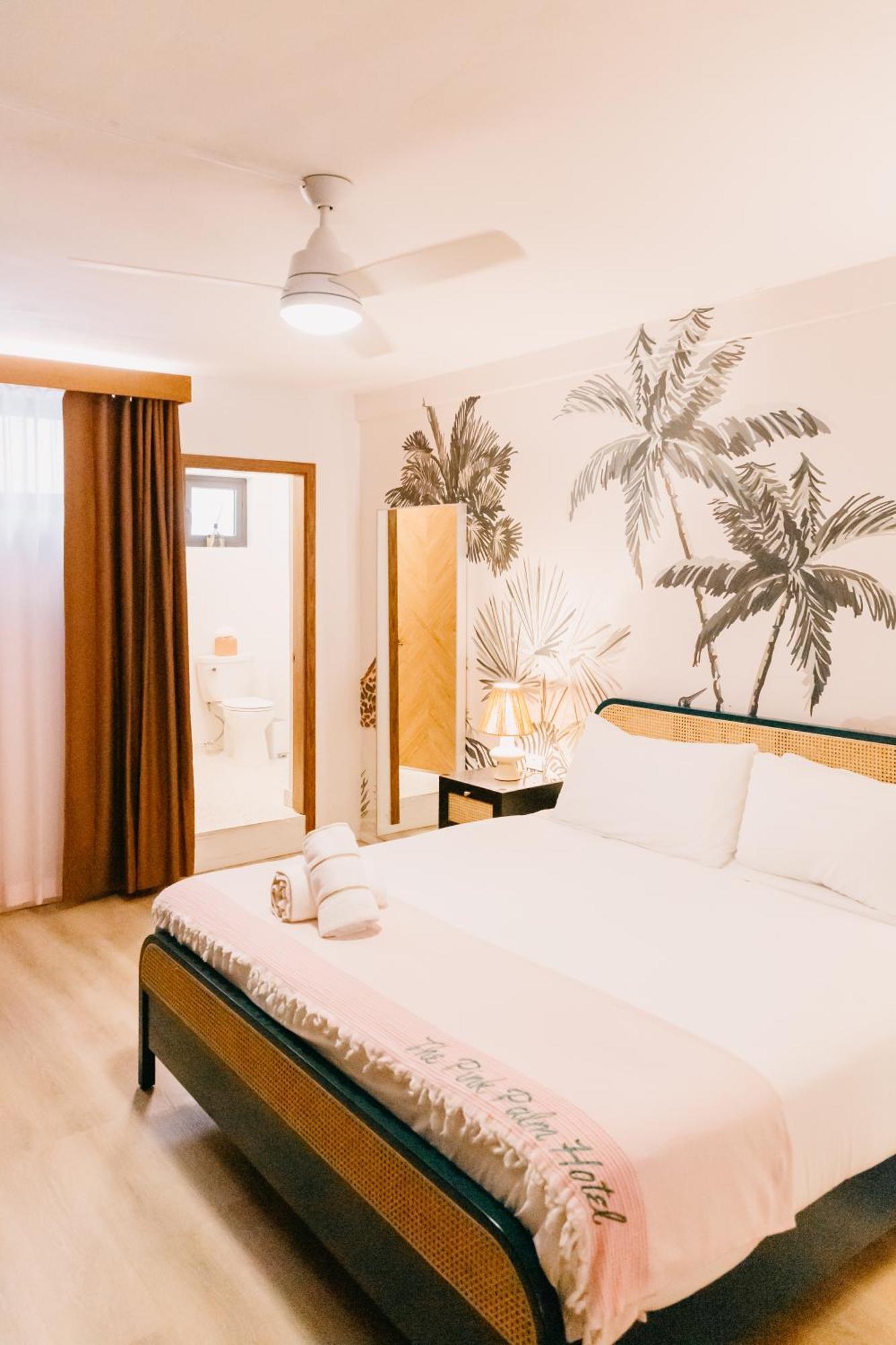 The Pink Palm Hotel - Adults Only Charlotte Amalie Buitenkant foto